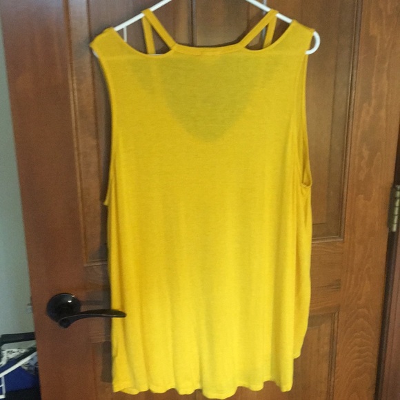 Strapped tank, like new condition - Picture 3 of 3